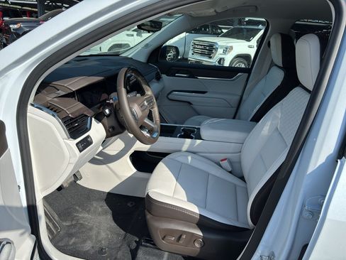Used 2027 GMC Acadia Denali FWD image 13