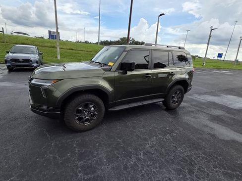 Used 2024 Lexus GX 550 AWD/4WD image 9
