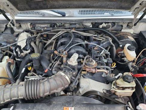 Used 2003 Ford Explorer Sport Trac XLS image 23