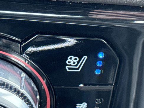 Used 2023 GMC Sierra 1500 SLT w/ SLT Premium Package image 27