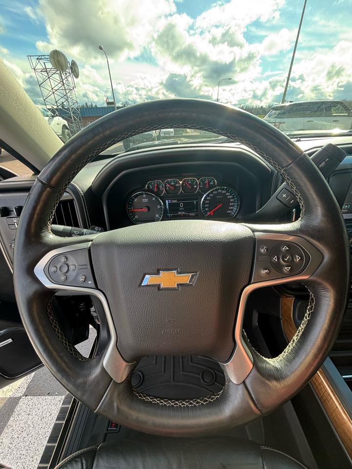 Used 2018 Chevrolet Silverado 1500 LTZ w/ LTZ Plus Package AWD/4WD image 14