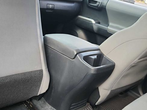 Used 2016 Toyota Tacoma SR5 image 22