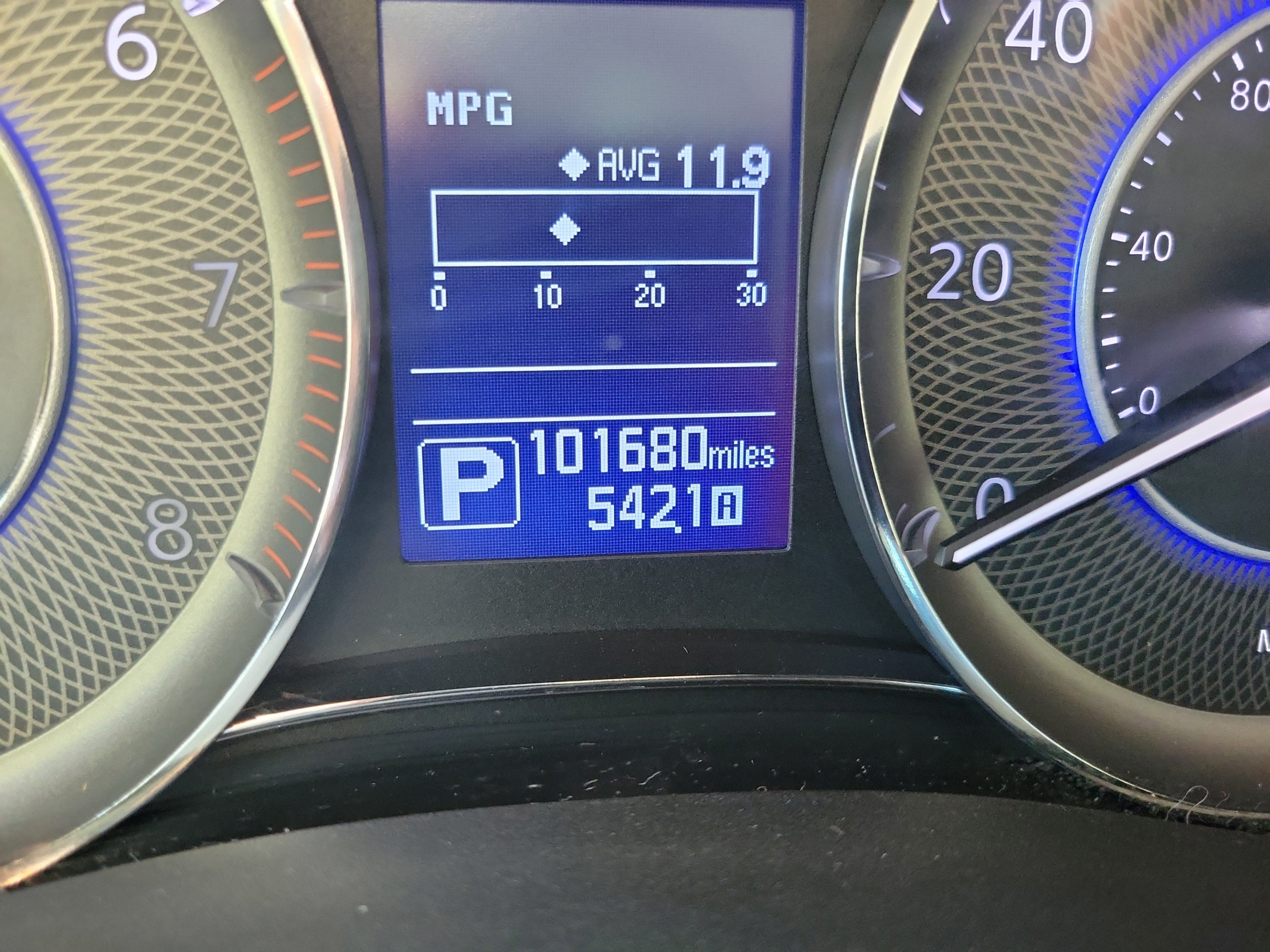Used 2017 INFINITI QX80 2WD w/ Driver Assistance Package image 23