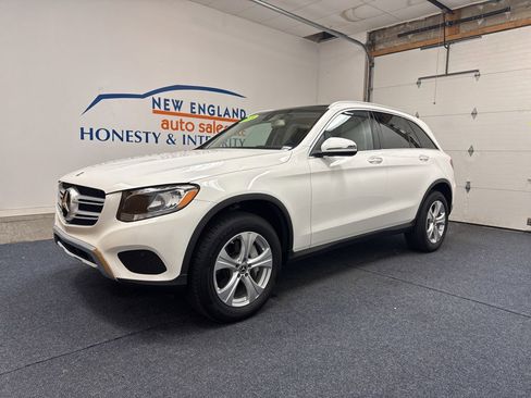 Used 2018 Mercedes-Benz GLC 300 4MATIC image 1