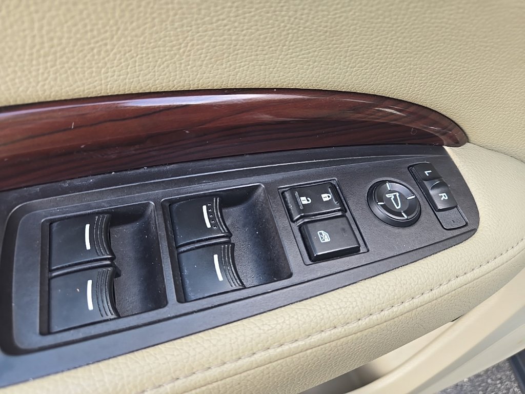 Used 2016 Acura MDX w/ Technology Package AWD/4WD image 29