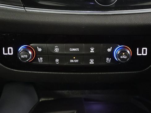 Used 2024 Buick Enclave Premium image 50