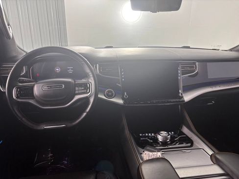 Used 2023 Jeep Grand Wagoneer Series III AWD/4WD image 19