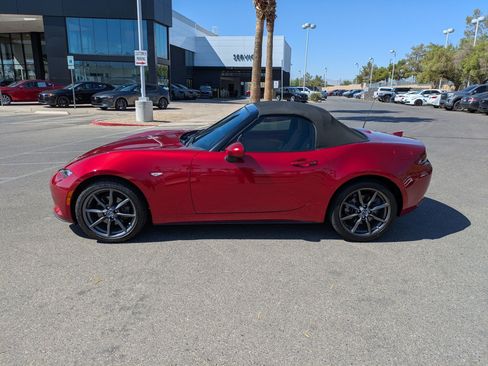 Used 2019 MAZDA MX-5 Miata Grand Touring RWD image 2