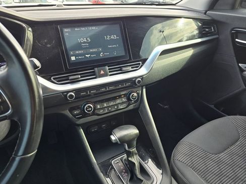 Used 2020 Kia Niro LXS image 26