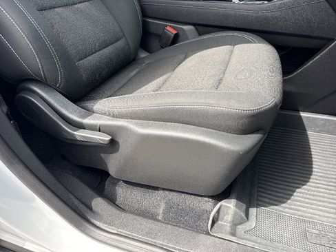 Used 2025 Chevrolet Traverse LT FWD image 27