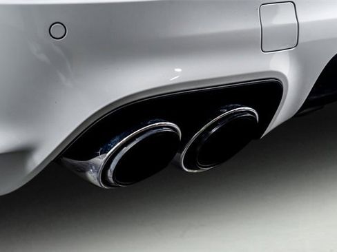 Used 2025 Porsche Cayenne image 54