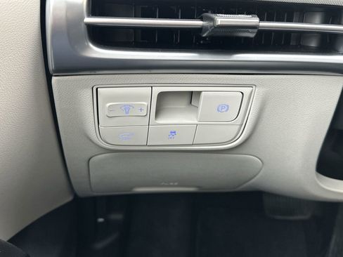 Used 2025 Hyundai Tucson Limited image 18