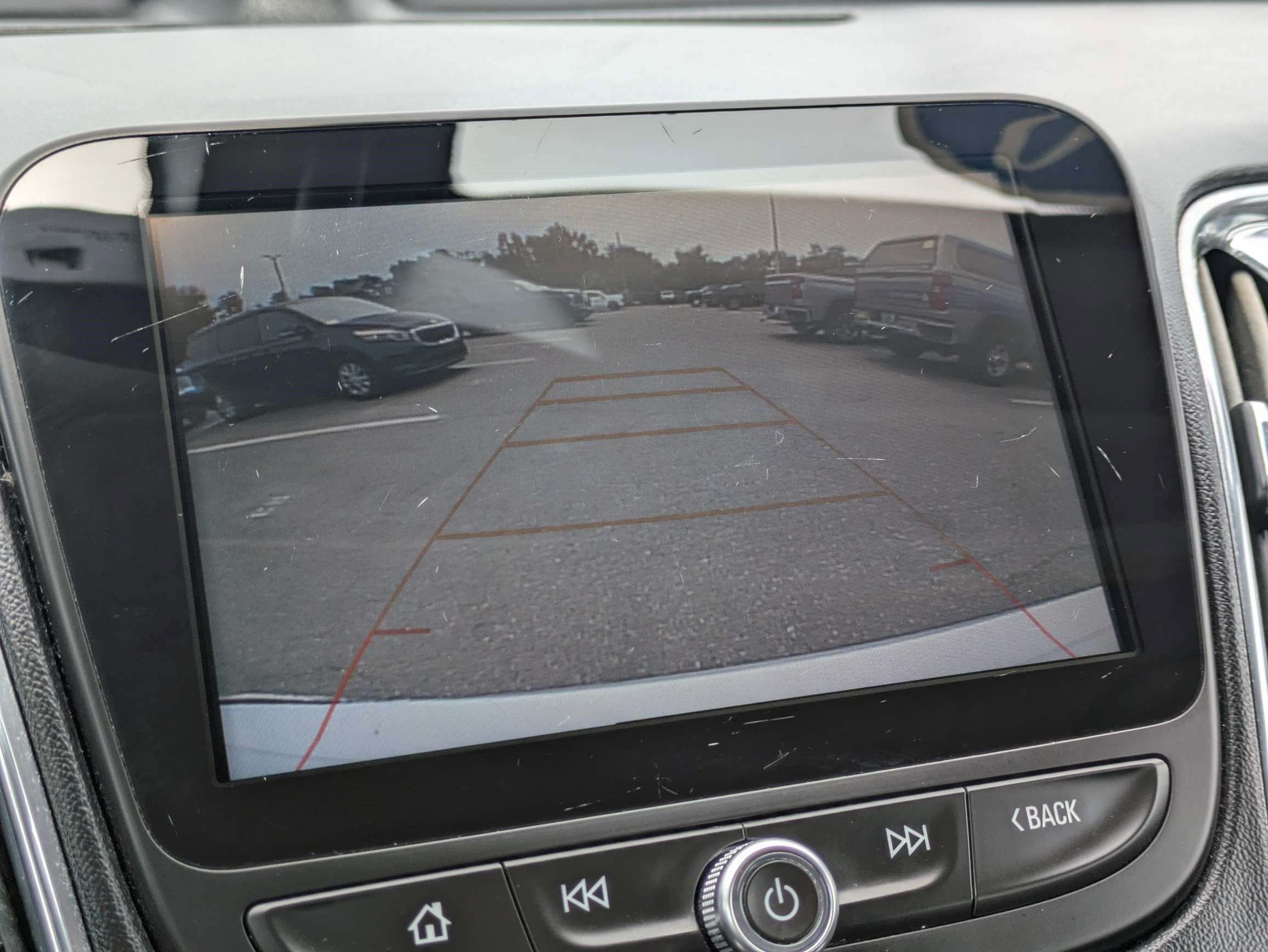 Used 2018 Chevrolet Malibu LT FWD image 21