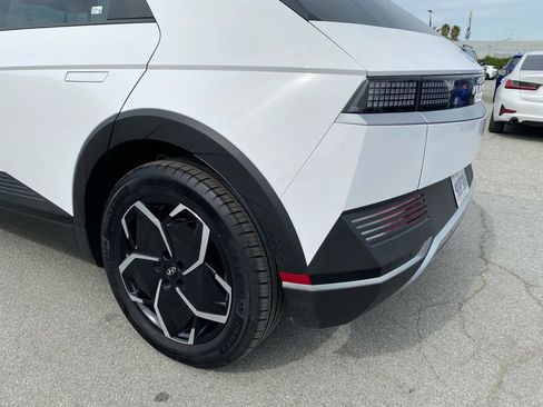 Used 2024 Hyundai Ioniq 5 SEL image 35