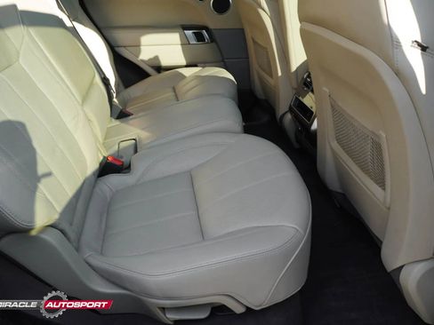 Used 2014 Land Rover Range Rover Sport HSE image 39