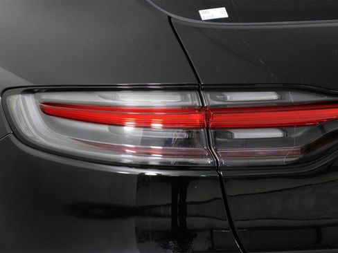 Certified 2025 Porsche Macan image 21