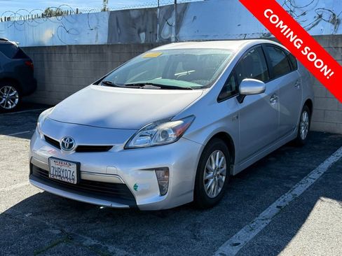 Used 2014 Toyota Prius Plug-In Hybrid image 2