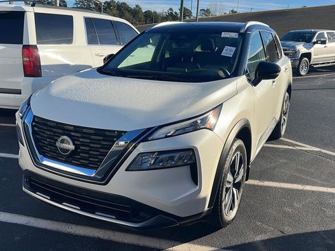 Used 2023 Nissan Rogue SL image 1