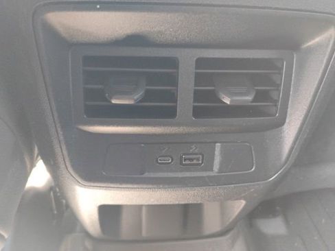 Used 2024 GMC Canyon Denali AWD/4WD image 11