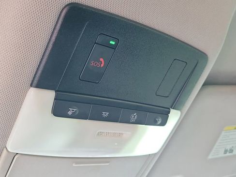 Used 2021 Nissan Rogue SV image 30