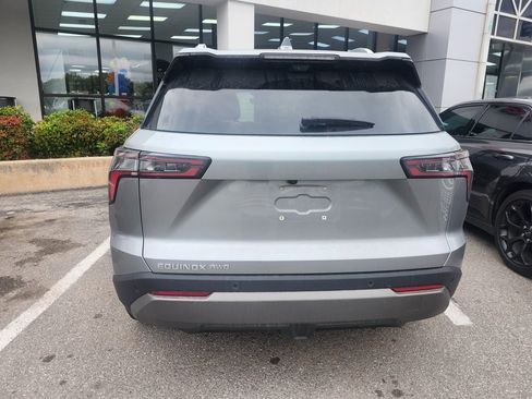 Used 2025 Chevrolet Equinox LT w/ Convenience Package II image 3