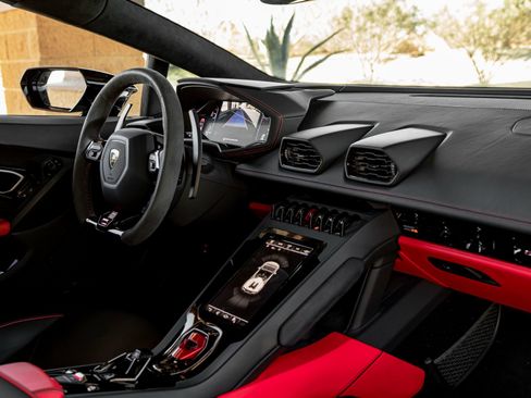 Used 2023 Lamborghini Huracan EVO image 27