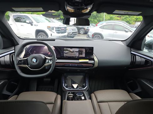 Used 2025 BMW X3 xDrive30i w/ Premium Package image 22