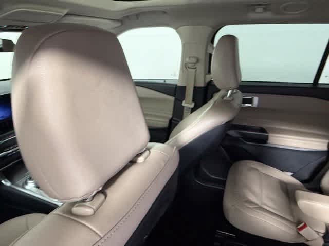 Used 2020 Ford Explorer XLT w/ Equipment Group 202A RWD image 43