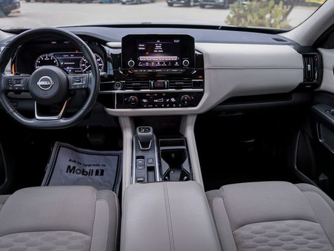 Used 2023 Nissan Pathfinder SV w/ Black Appearance Package image 21