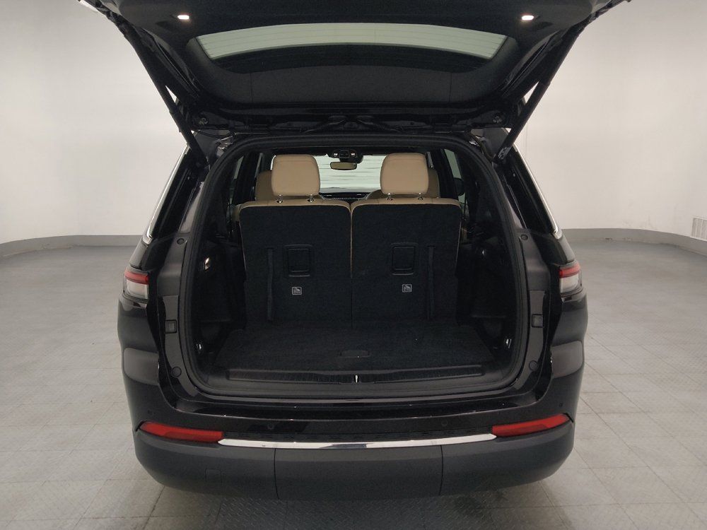 Used 2023 Jeep Grand Cherokee L Limited RWD image 29