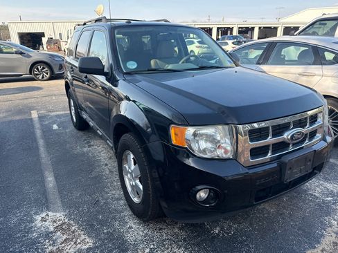 Used 2011 Ford Escape XLT w/ 203A Rapid Spec Order Code image 2