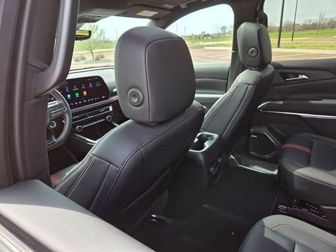 Used 2024 Chevrolet Traverse RS AWD/4WD image 54