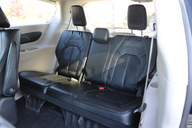 Used 2024 Chrysler Pacifica Limited FWD image 34