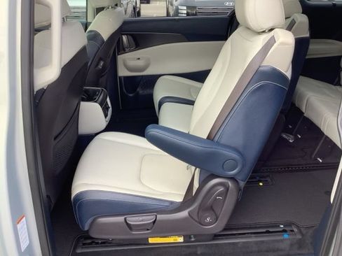 Used 2025 Kia Carnival SX Prestige FWD image 10