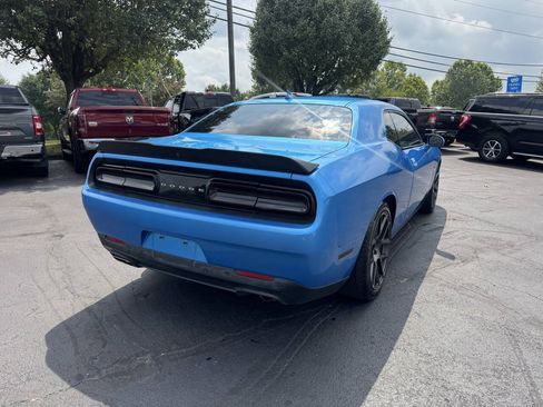 Used 2016 Dodge Challenger R/T Scat Pack w/ Leather Interior Group RWD image 5
