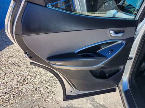 Used 2018 Hyundai Santa Fe Sport image 16