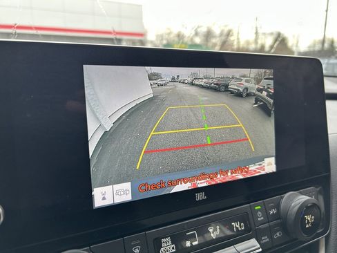 Used 2024 Toyota Grand Highlander Limited image 19