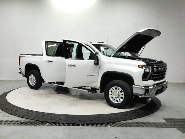Used 2024 Chevrolet Silverado 2500 LTZ w/ LTZ Convenience Package AWD/4WD image 10