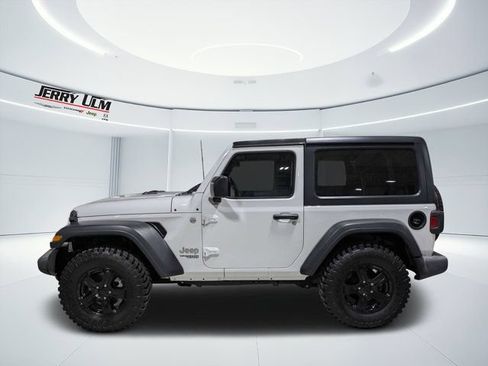 Used 2020 Jeep Wrangler Sport AWD/4WD image 6