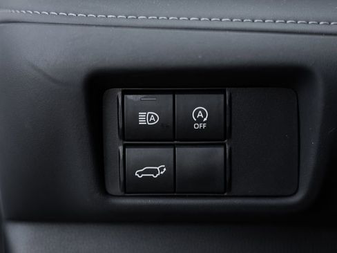 Used 2024 Toyota Highlander LE AWD/4WD image 26