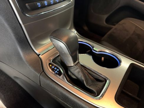 Used 2018 Jeep Grand Cherokee Altitude AWD/4WD image 21