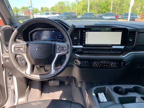 Certified 2023 Chevrolet Silverado 1500 RST w/ Redline Edition AWD/4WD image 19