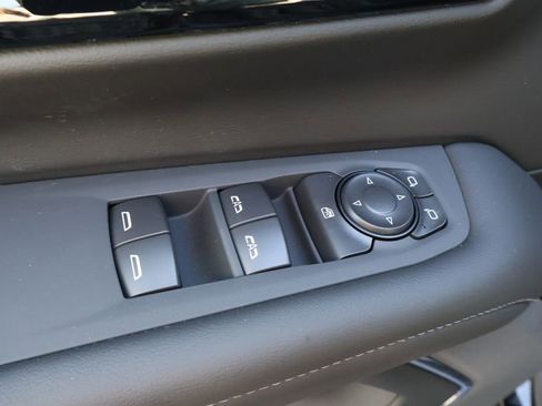 New 2026 Chevrolet Suburban LS image 18