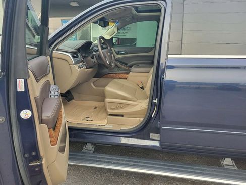 Used 2019 Chevrolet Suburban Premier image 26