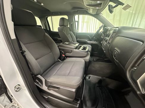 Used 2018 Chevrolet Silverado 1500 LT w/ All Star Edition image 22