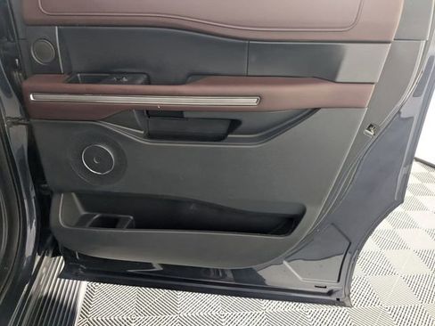 Used 2023 Ford Expedition Max Limited image 34