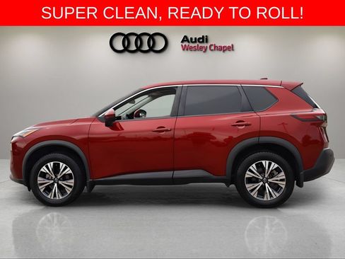 Used 2022 Nissan Rogue SV FWD image 2