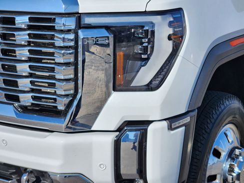 Used 2024 GMC Sierra 3500 Denali w/ Denali Reserve Package image 11