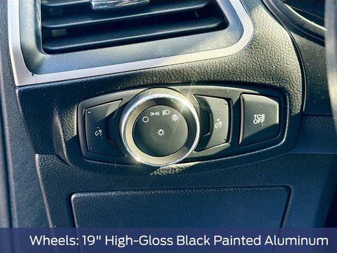 Used 2022 Ford Edge SE w/ Black Appearance Package image 13