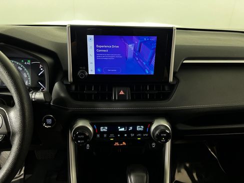 Used 2024 Toyota RAV4 XLE FWD image 18